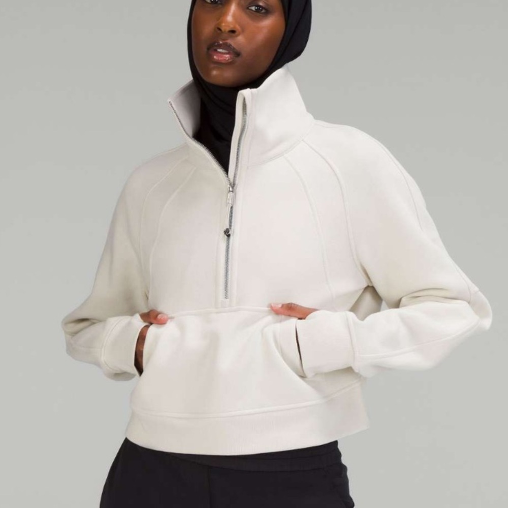 Lululemon Scuba Oversized Funnel Neck Half Zip
Bone size XS/S